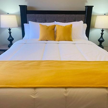 Odyssey On The 5Th - Exquisite Luxury Apt Kingston Esterno foto